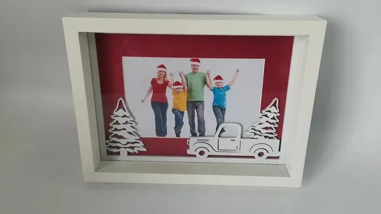 Wholesale Happy Christmas Decorative Solid Picture Frame Solid Wood Frame Wooden Photo Frame for Christmas Decoration 