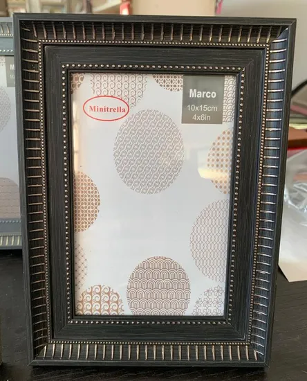 Hot Selling Customized Plastic Photo Frame Square Picture Frame 
